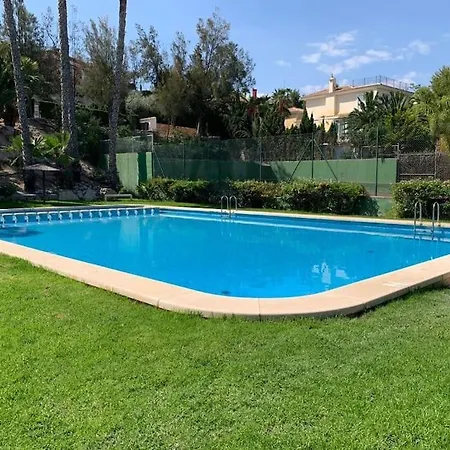 Вилла 6 Bedroom Luxury Villa, Jacuzzi & Heated Pool 18 Guests *