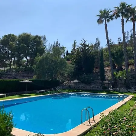 6 Bedroom Luxury Villa, Jacuzzi & Heated Pool 18 Guests Мучамель