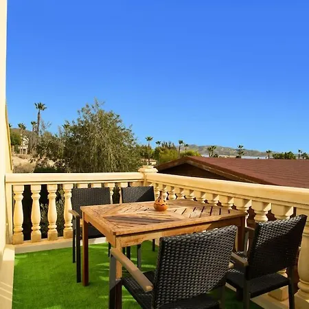 ヴィラ 6 Bedroom Luxury Villa, Jacuzzi & Heated Pool 18 Guests ムチャメル
